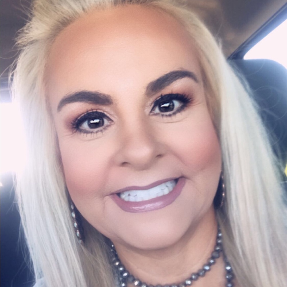 Meet your Posher, Gina